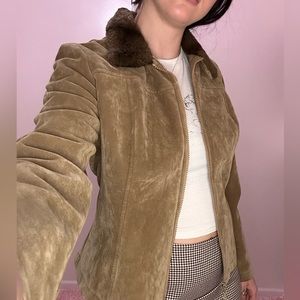 Vintage y2k early 2000s tan light jacket with fur collar size large